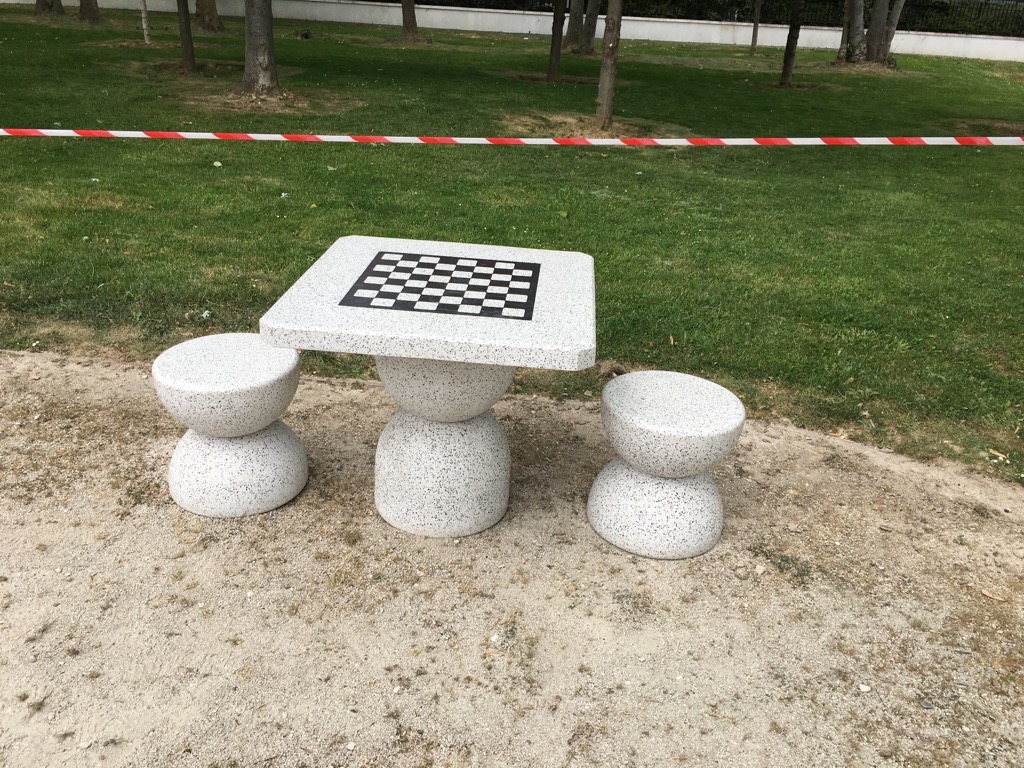 Pose de mobilier urbain